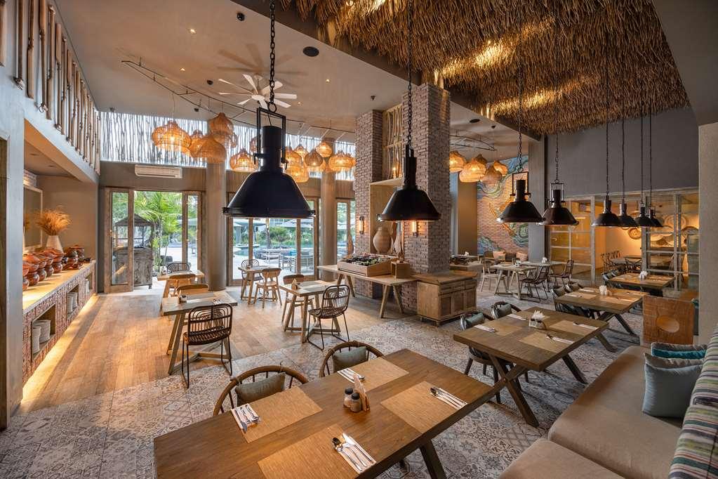 Cross Bali Breakers Otel Jimbaran Restoran fotoğraf