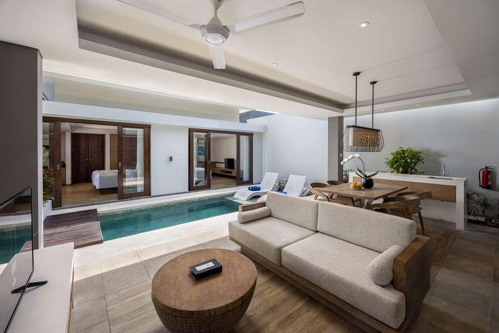 Cross Bali Breakers Otel Jimbaran Oda fotoğraf